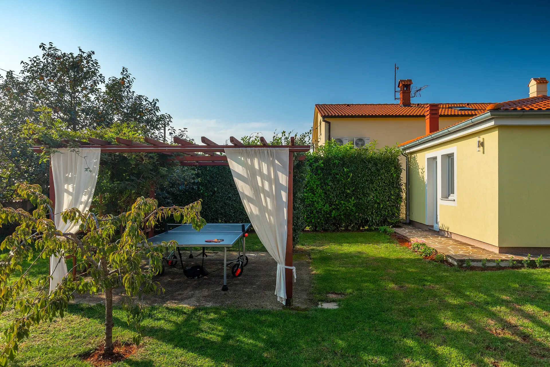 Villa slide 5