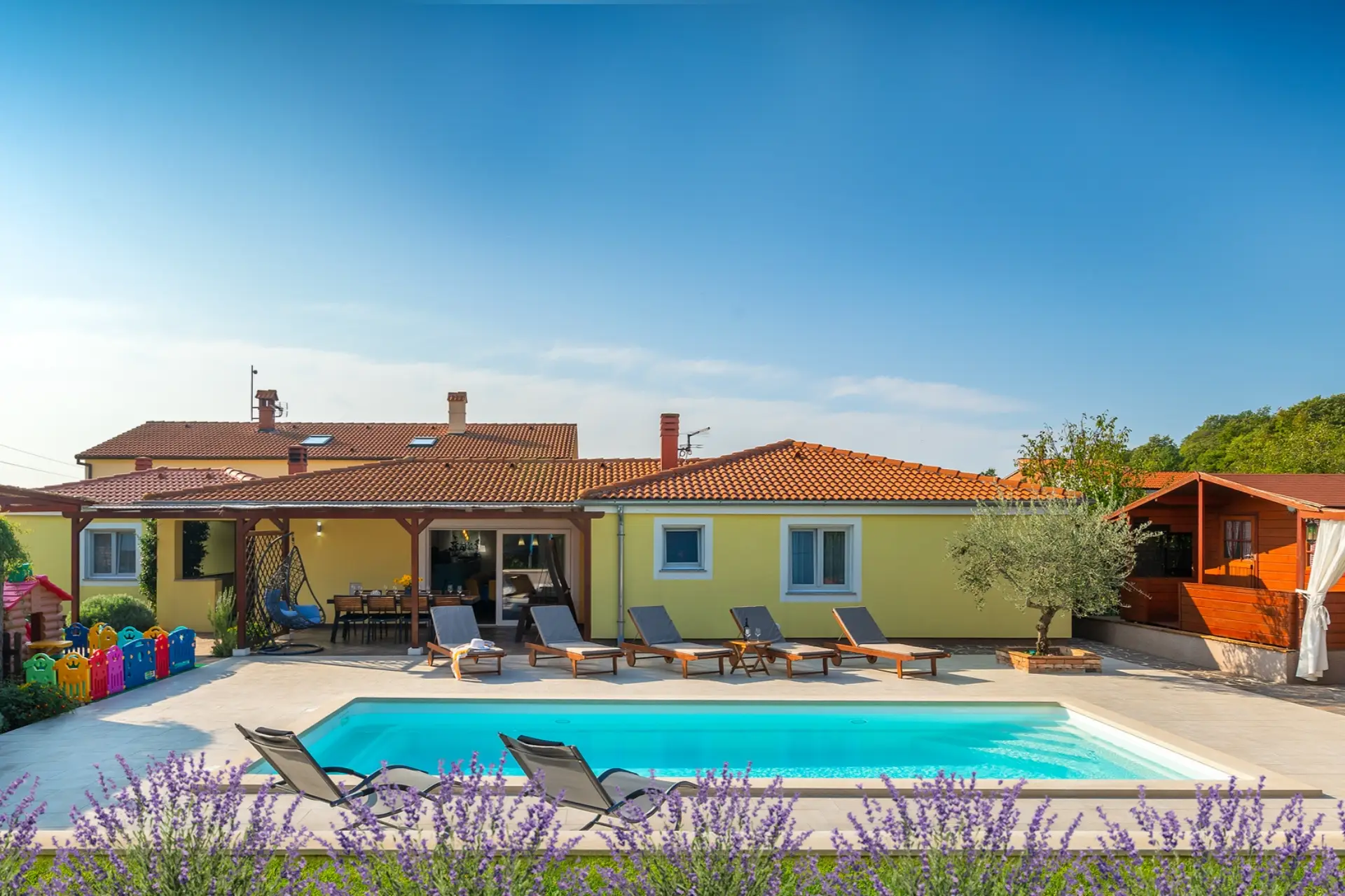 Villa slide 1